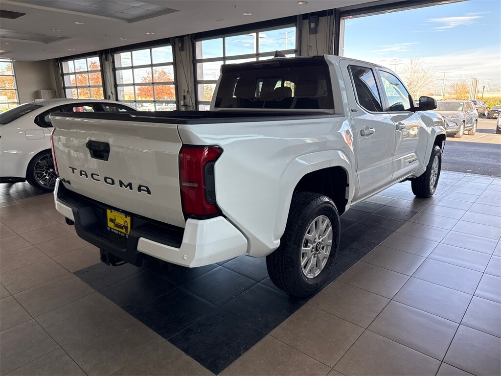2025 Toyota Tacoma SR5 photo 3