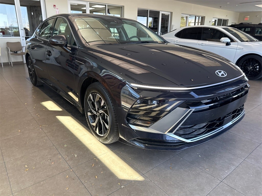 2025 Hyundai Sonata SEL photo 4