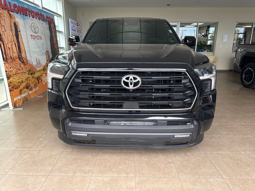 2025 Toyota Sequoia SR5 - Photo 6