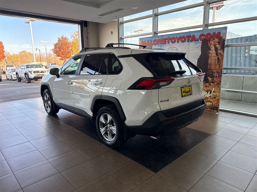 2020 Toyota Tacoma TRD Sport V6 photo 2