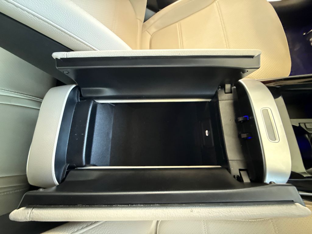2025 Mercedes-Benz C-Class Sedan C 300 - Photo 23