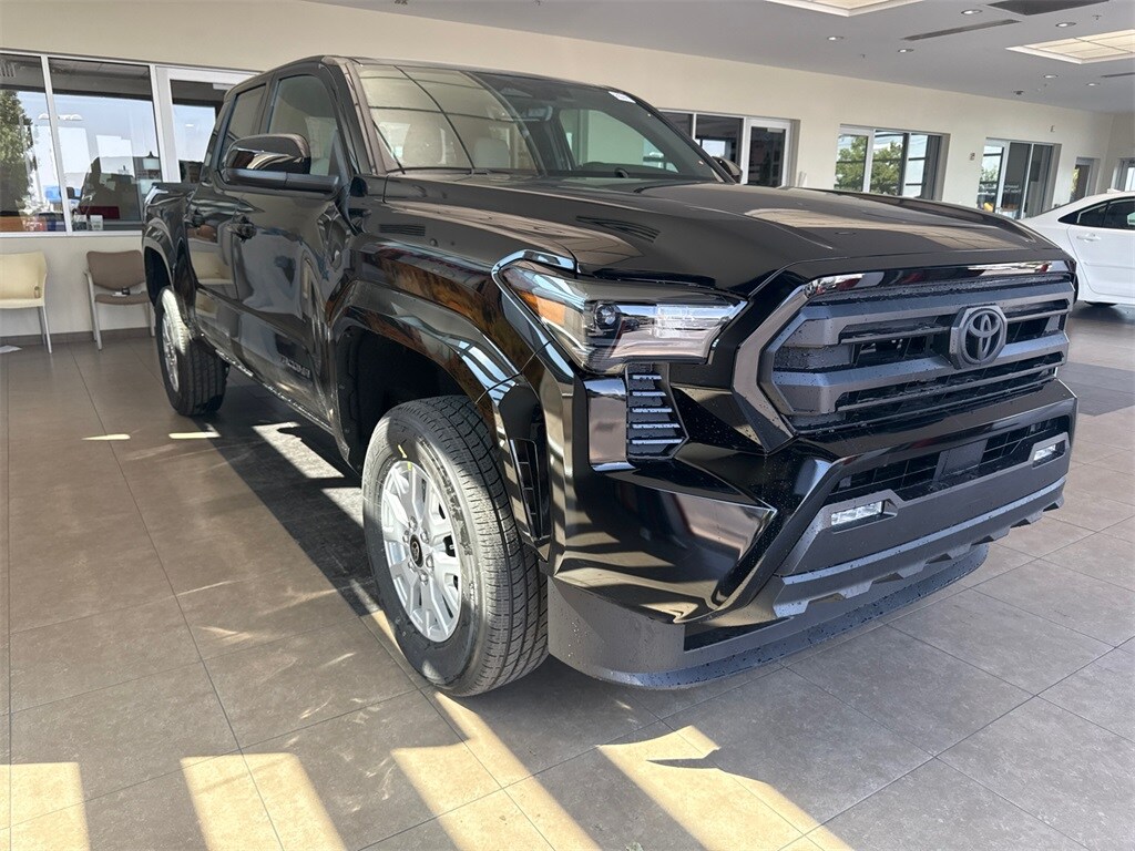 2025 Toyota Tacoma SR5 photo 4