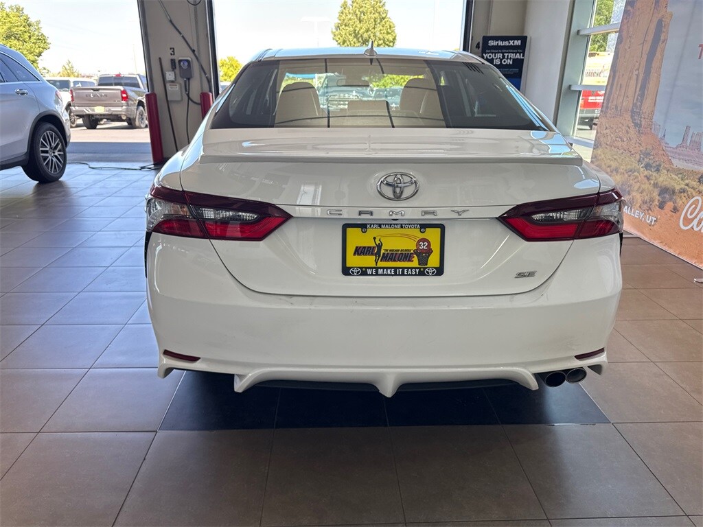 2024 Toyota Camry SE photo 3