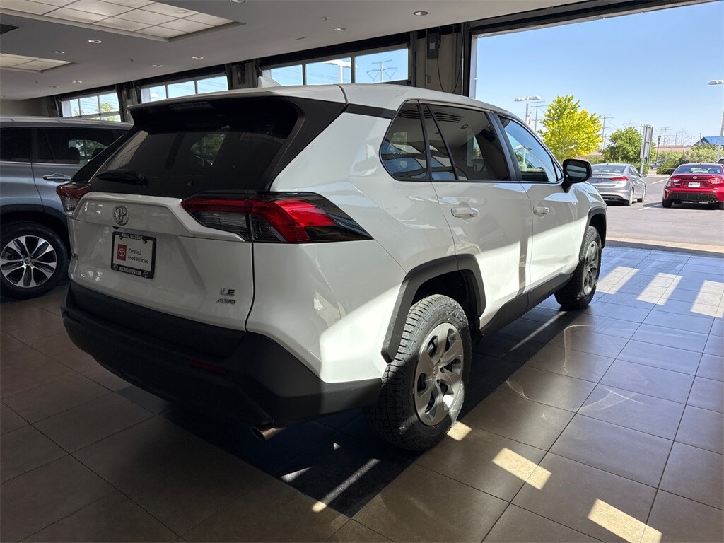 2023 Toyota RAV4 LE photo 4