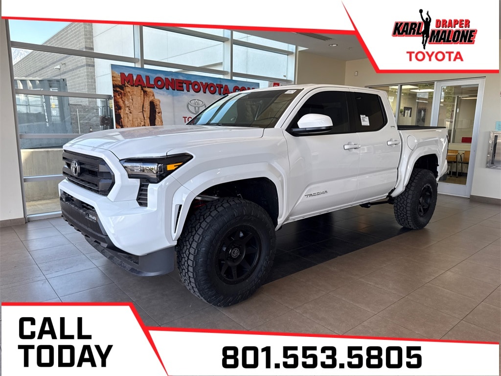 2025 Toyota Tacoma SR5's photo