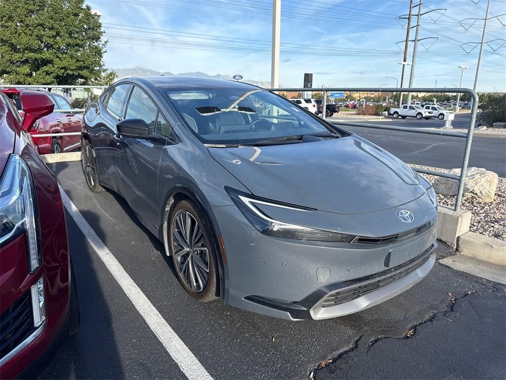 2024 Toyota Prius XLE photo 4