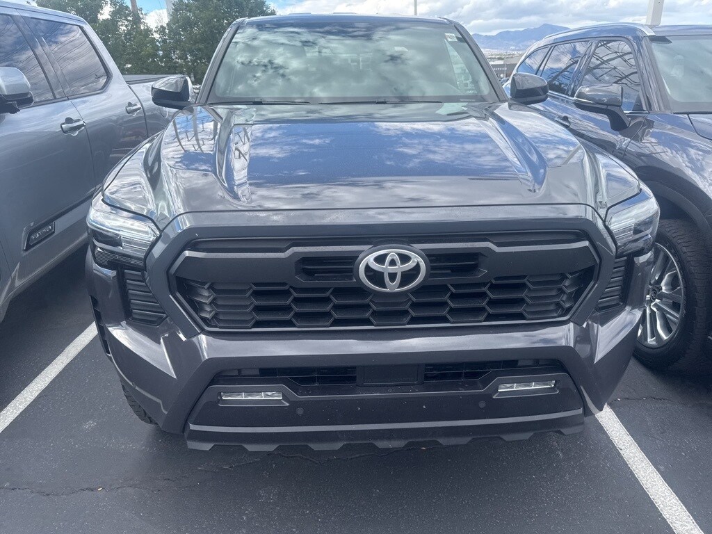 2024 Toyota Tacoma Base photo 3
