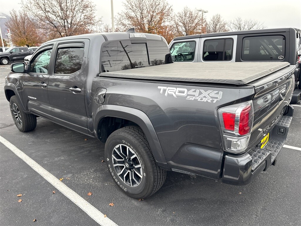 2022 Toyota Tacoma TRD Sport V6 photo 2