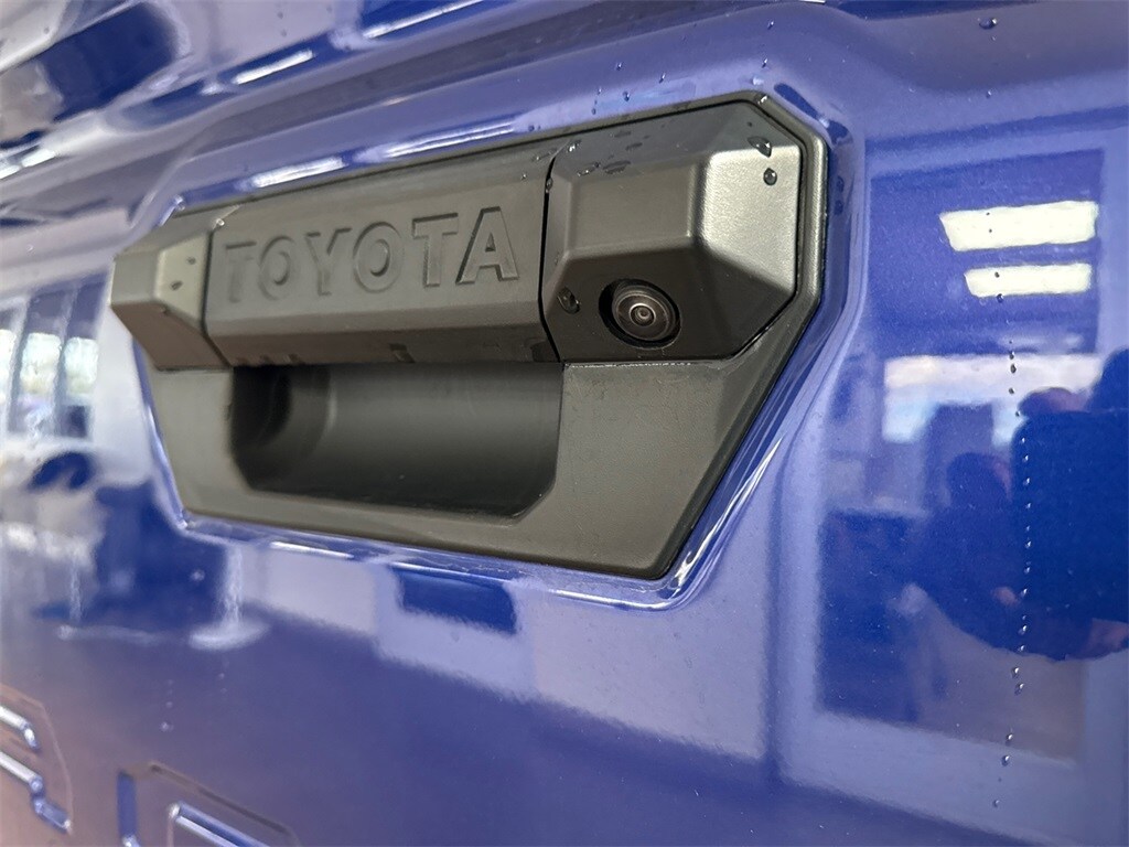 2025 Toyota Tacoma SR5 photo 3