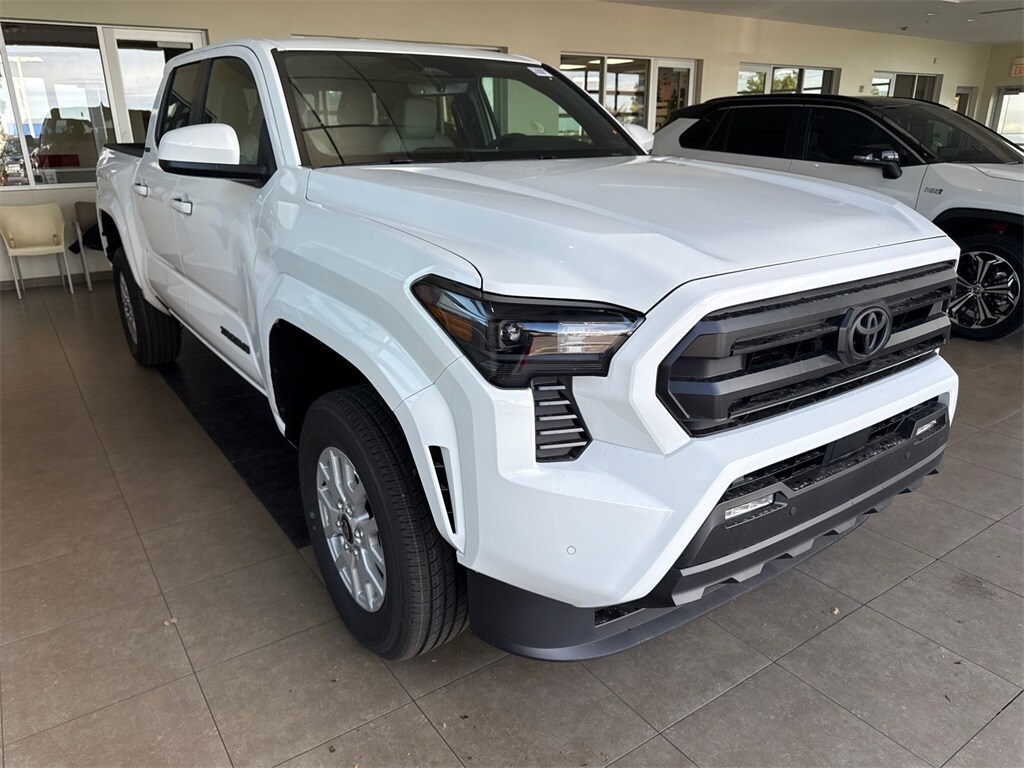2025 Toyota Tacoma SR5 photo 4
