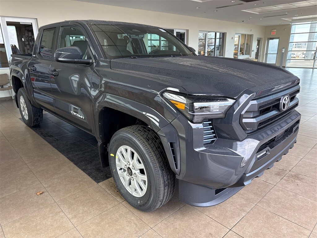 2026 Toyota Tacoma SR5 photo 4
