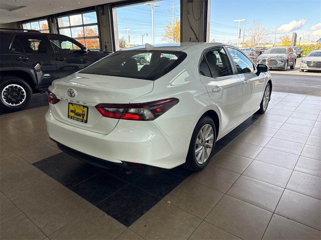 2023 Toyota Camry LE photo 2
