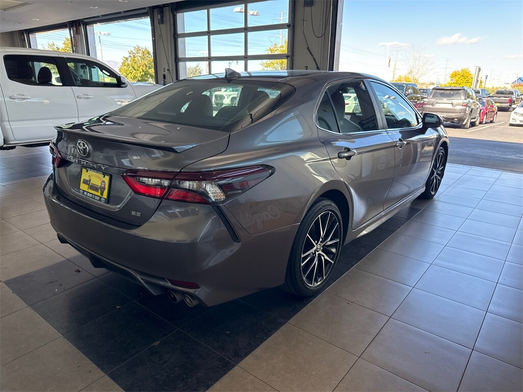 2024 Toyota Camry SE photo 3