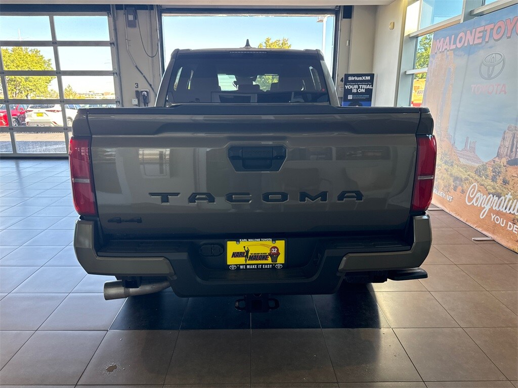 2025 Toyota Tacoma TRD Off-Road photo 3