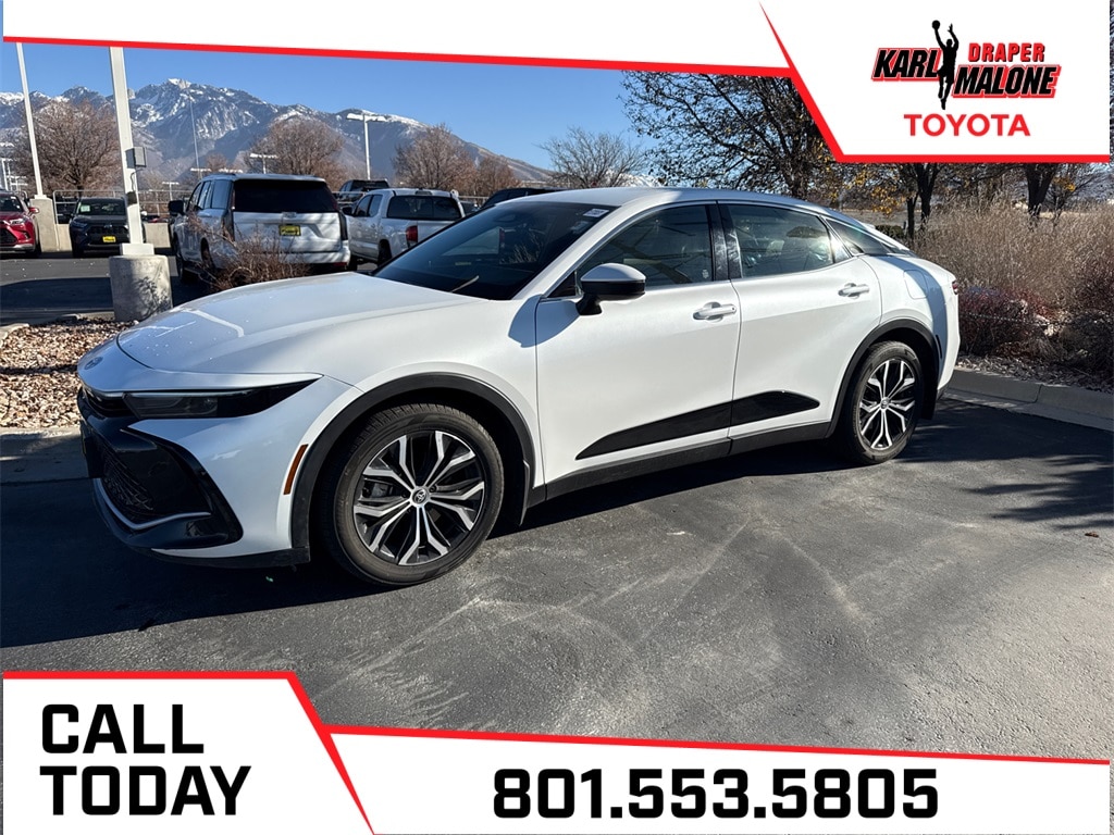 2023 Toyota Crown XLE's photo