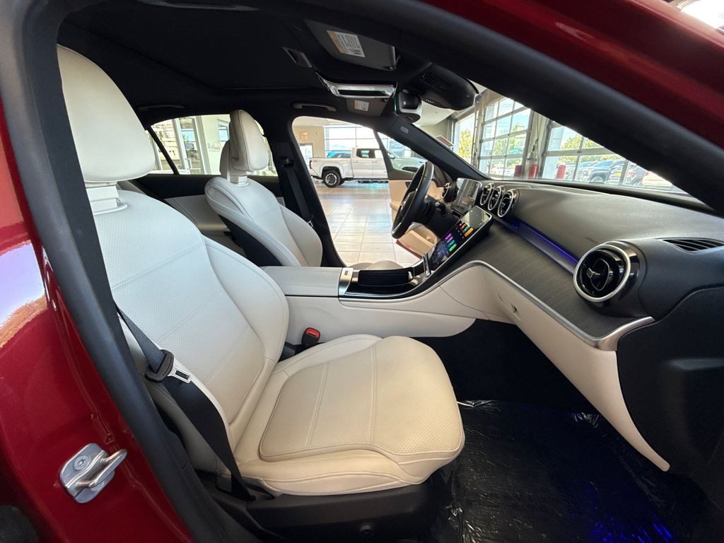 2025 Mercedes-Benz C-Class Sedan C 300 - Photo 21