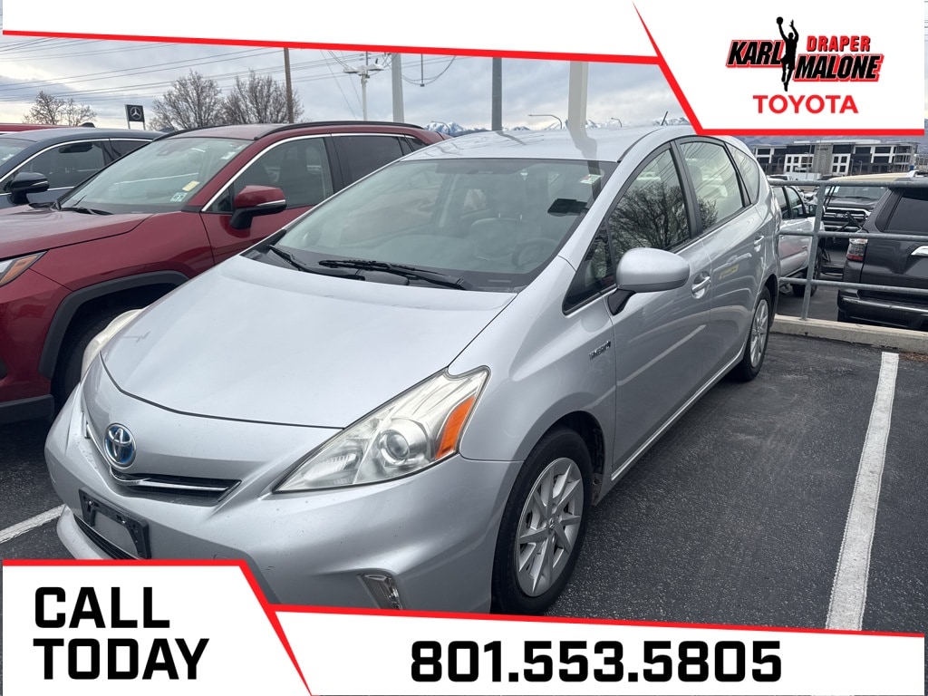 2012 Toyota Prius v Five's photo