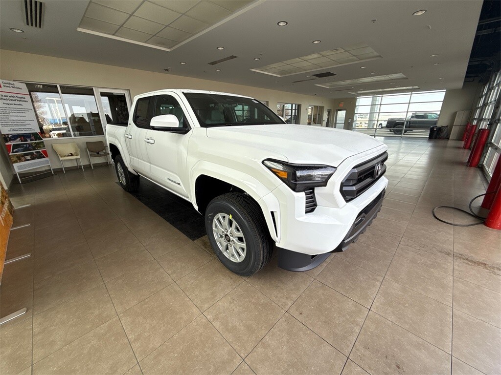 2026 Toyota Tacoma SR5 photo 4