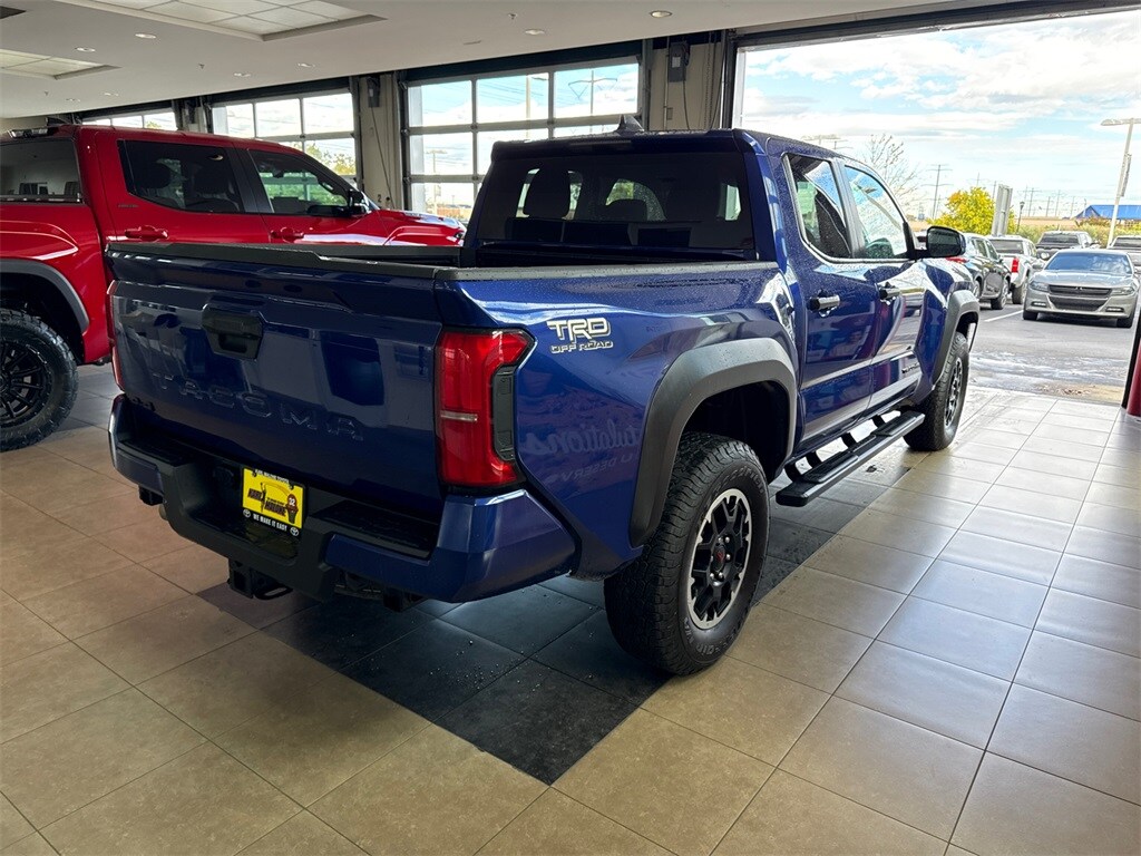 2025 Toyota Tacoma SR5 photo 4