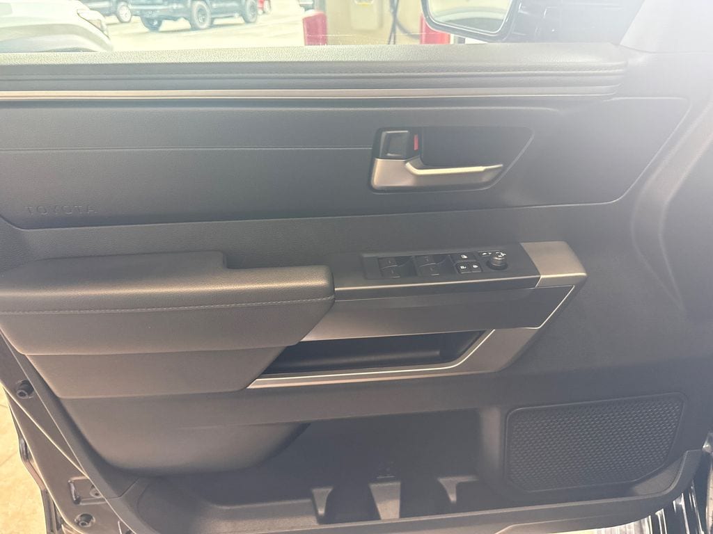 2025 Toyota Sequoia SR5 - Photo 8