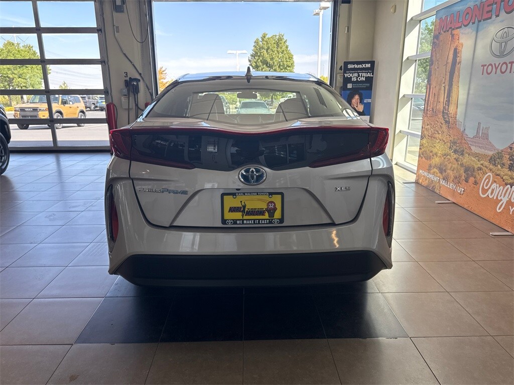 2022 Toyota Prius Prime XLE photo 3