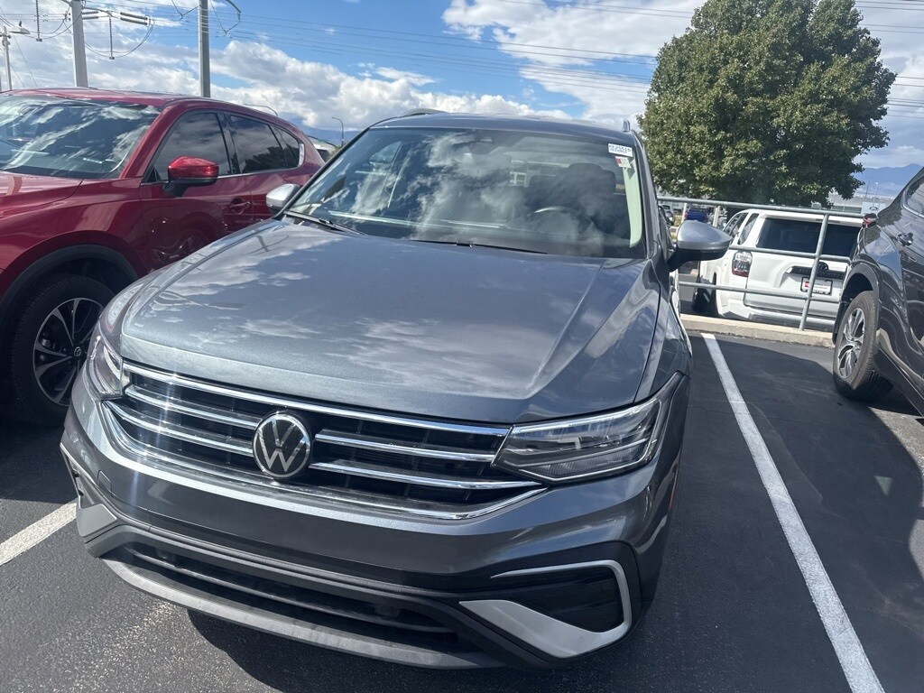 2024 Volkswagen Tiguan Wolfsburg Edition photo 3