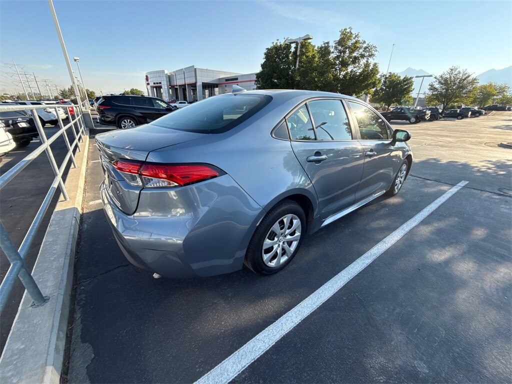 2024 Toyota Corolla LE photo 3