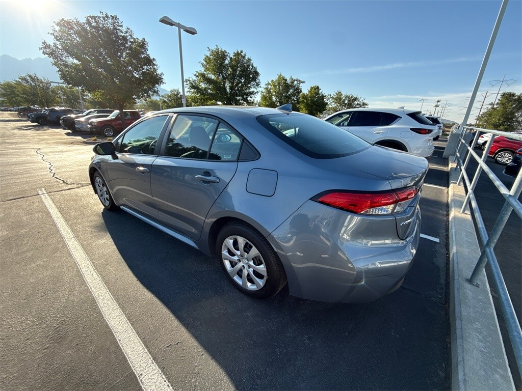2024 Toyota Corolla LE photo 2