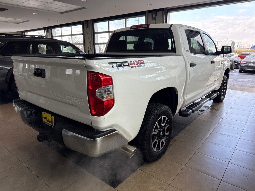 2016 Toyota Tundra SR5 photo 2