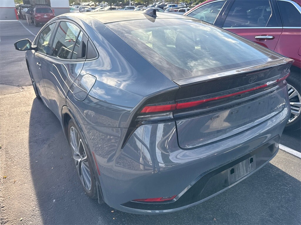 2024 Toyota Prius XLE photo 2