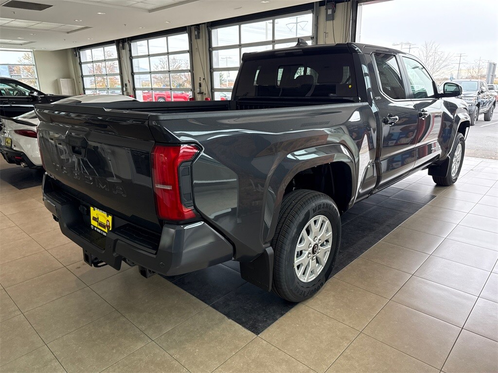 2026 Toyota Tacoma SR5 photo 3