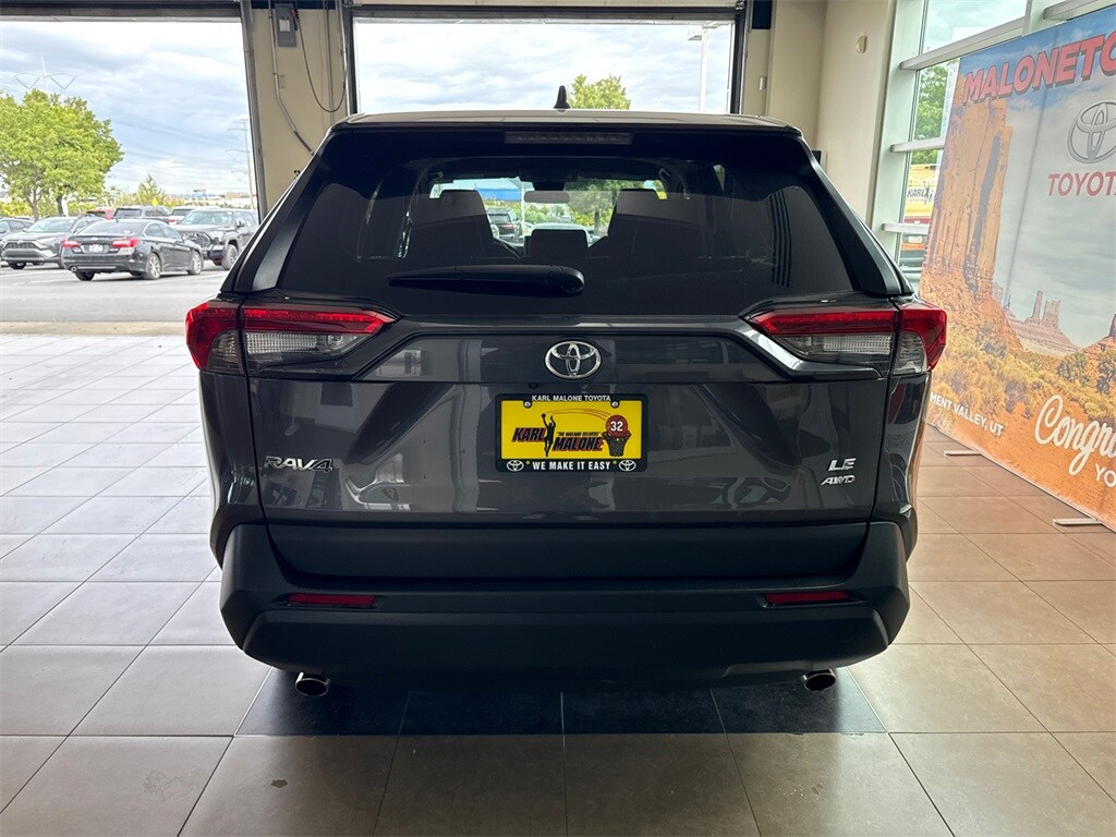 2024 Toyota RAV4 LE photo 2