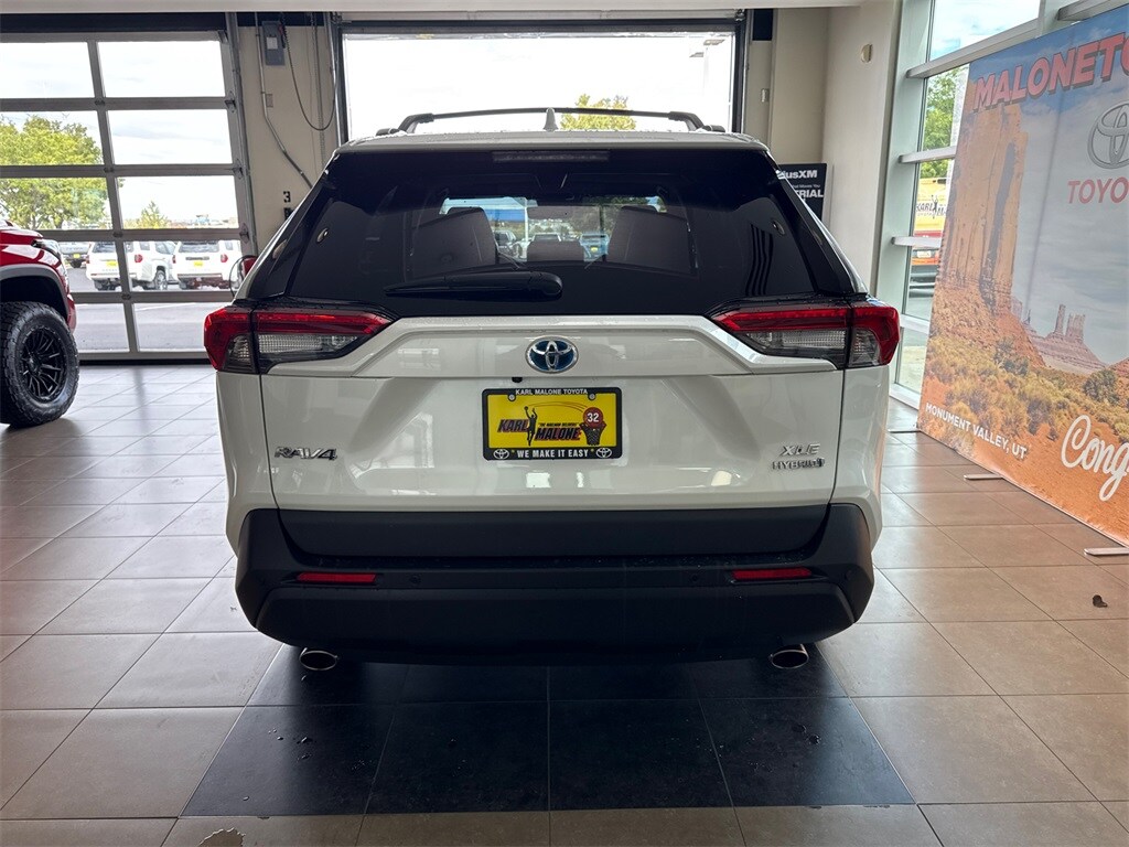 2024 Toyota RAV4 Hybrid XLE Premium photo 3