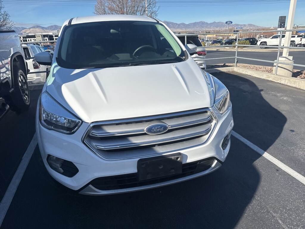 2019 Ford Escape SE photo 3