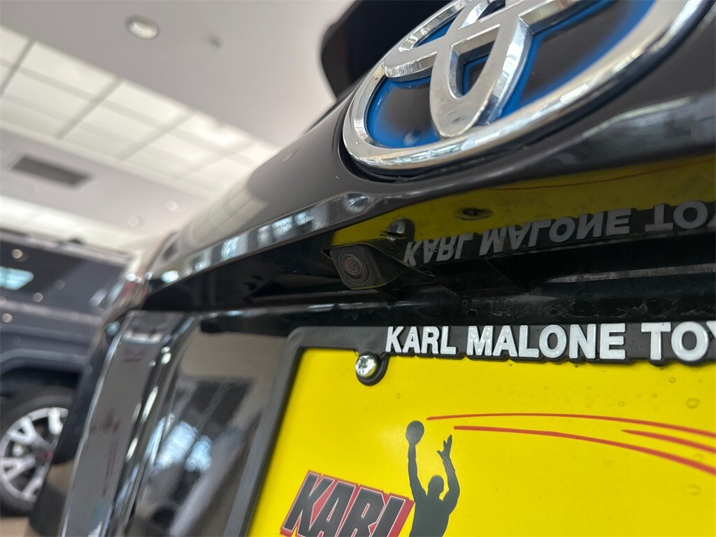 2018 Toyota RAV4 Hybrid XLE photo 3