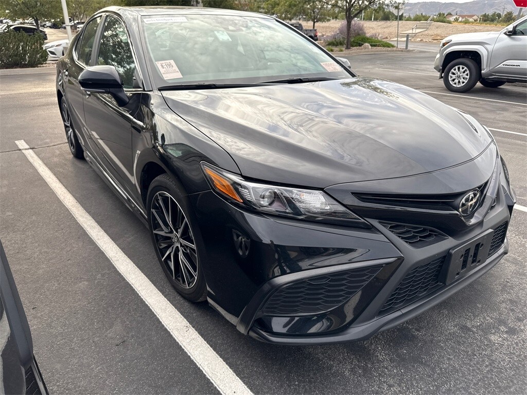 2024 Toyota Camry SE photo 4