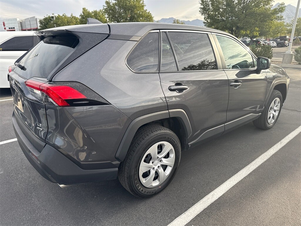 2024 Toyota RAV4 LE photo 3