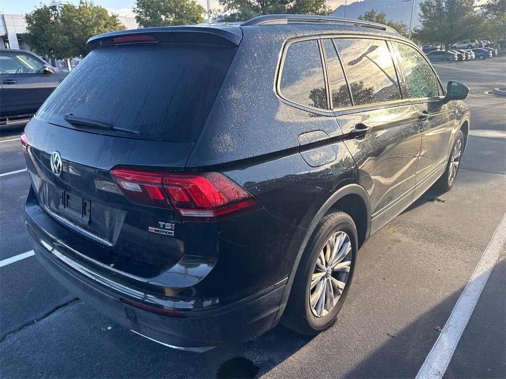 2018 Volkswagen Tiguan S photo 2