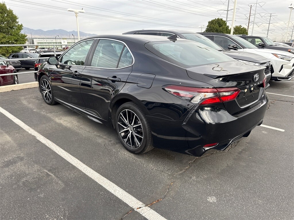 2024 Toyota Camry SE photo 2