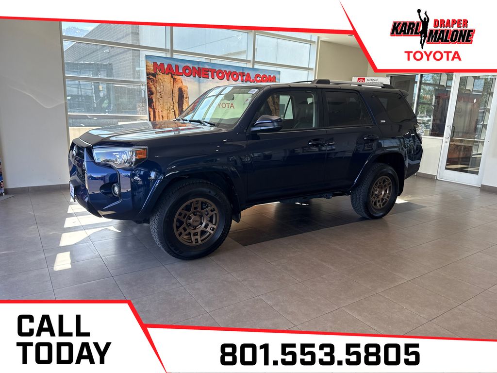 2022 Toyota 4Runner SR5 4WD V6's photo