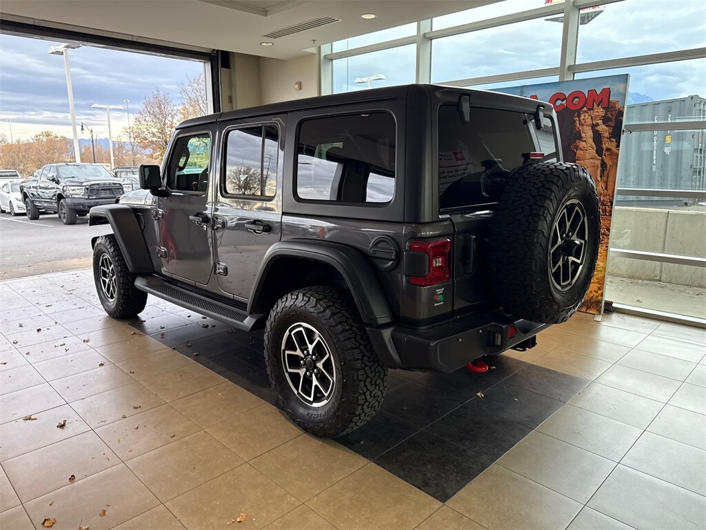 2025 Jeep Wrangler Rubicon photo 2