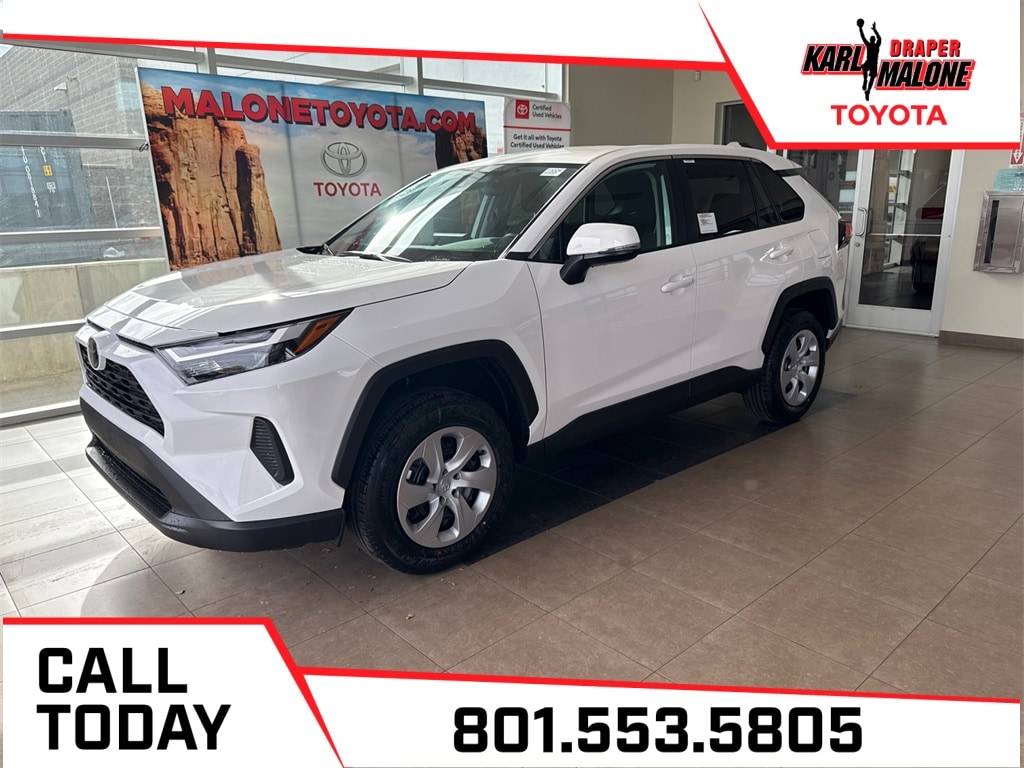 2025 Toyota RAV4 LE's photo