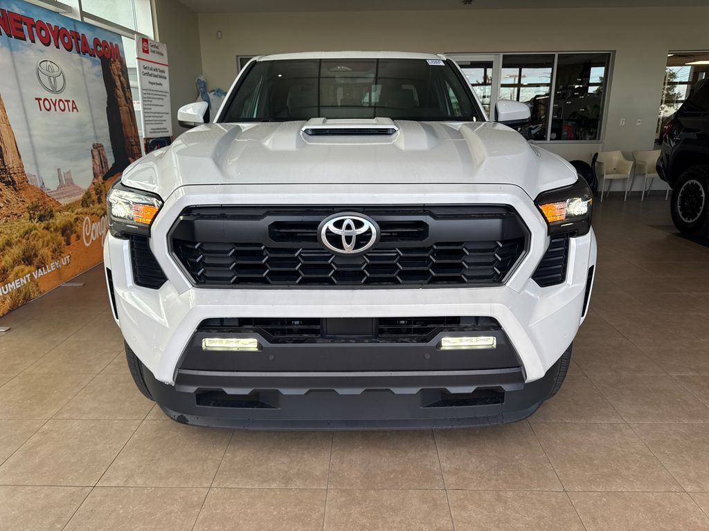 2025 Toyota Tacoma TRD Sport - Photo 5