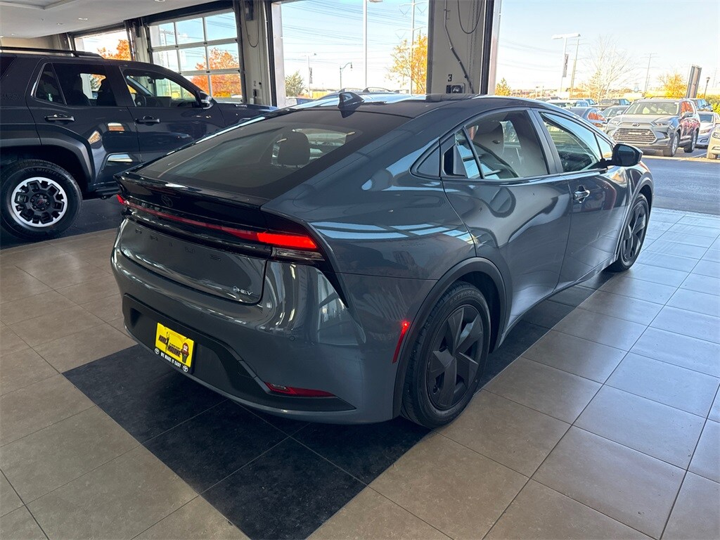2024 Toyota Prius Limited photo 4