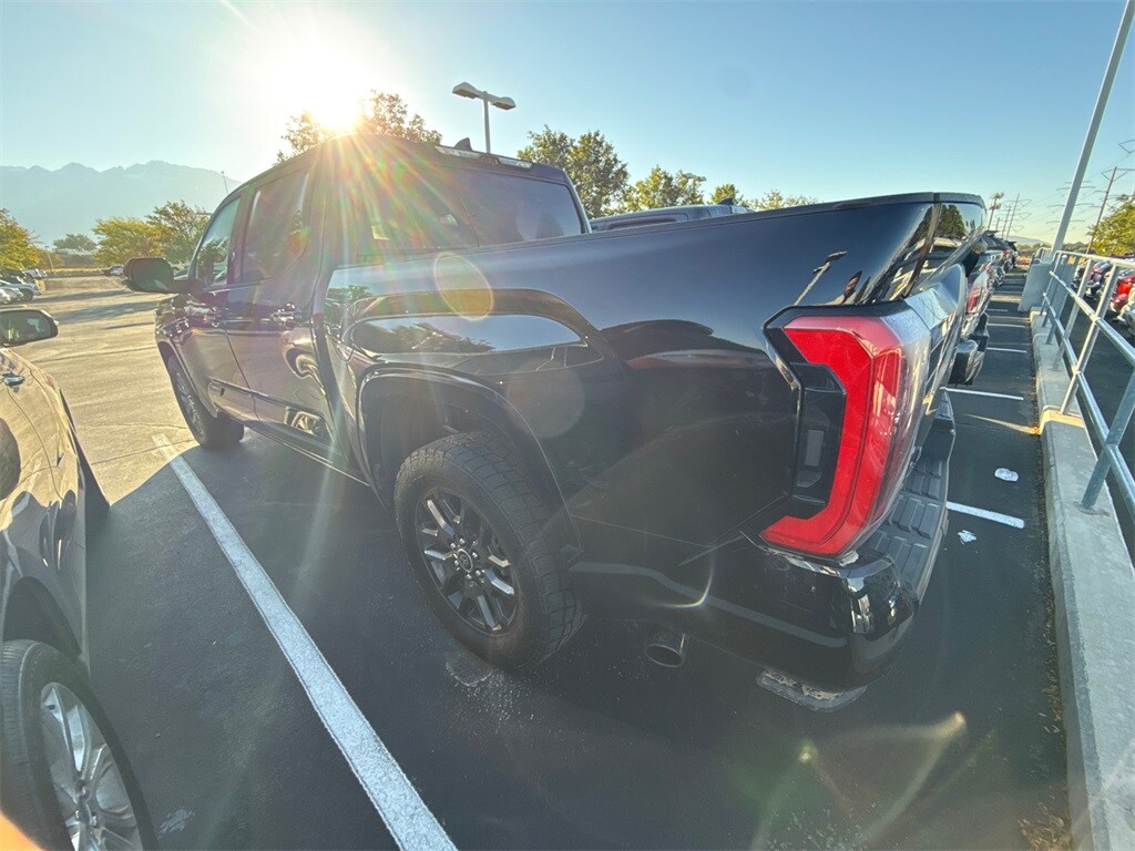 2023 Toyota Tundra Platinum CrewMax photo 2