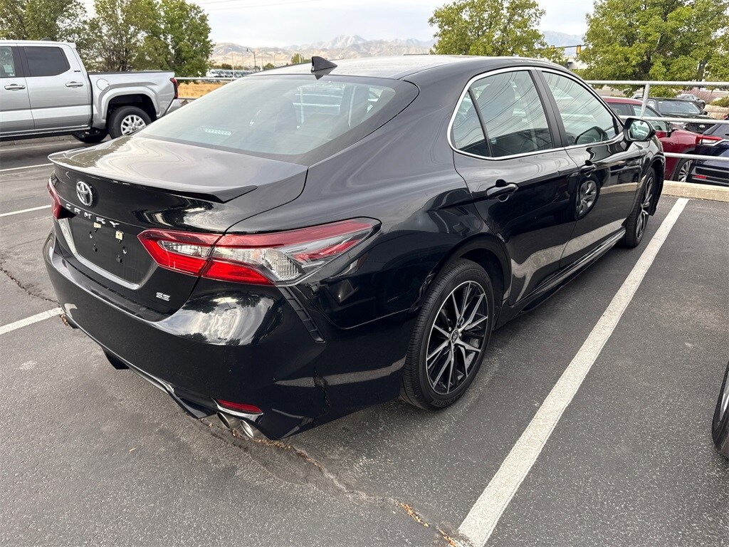 2024 Toyota Camry SE photo 3