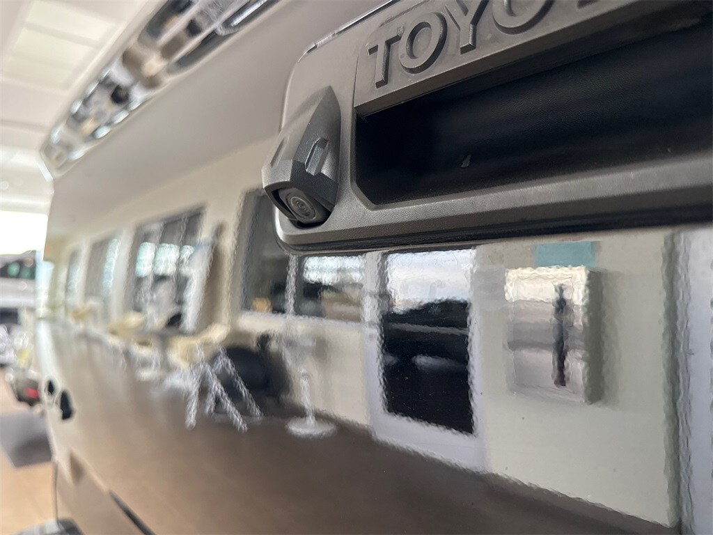 2021 Toyota Tundra SR5 CrewMax photo 4