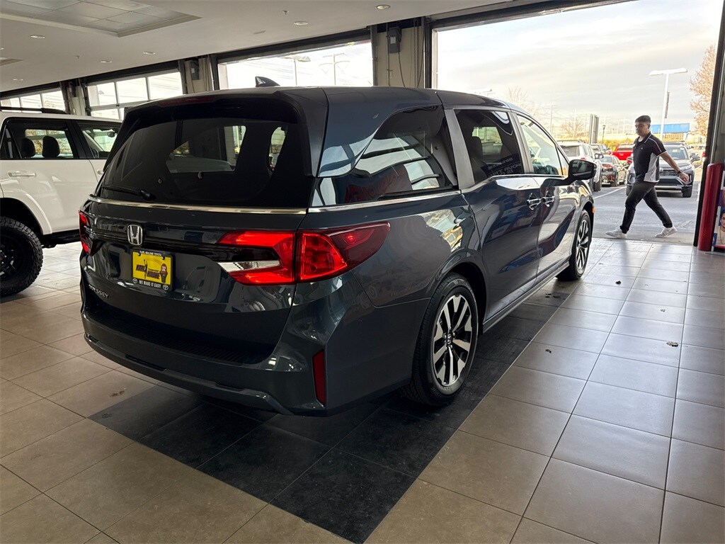 2025 Honda Odyssey EX-L photo 2