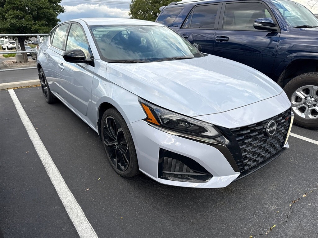 2023 Nissan Altima 2.5 SR photo 4