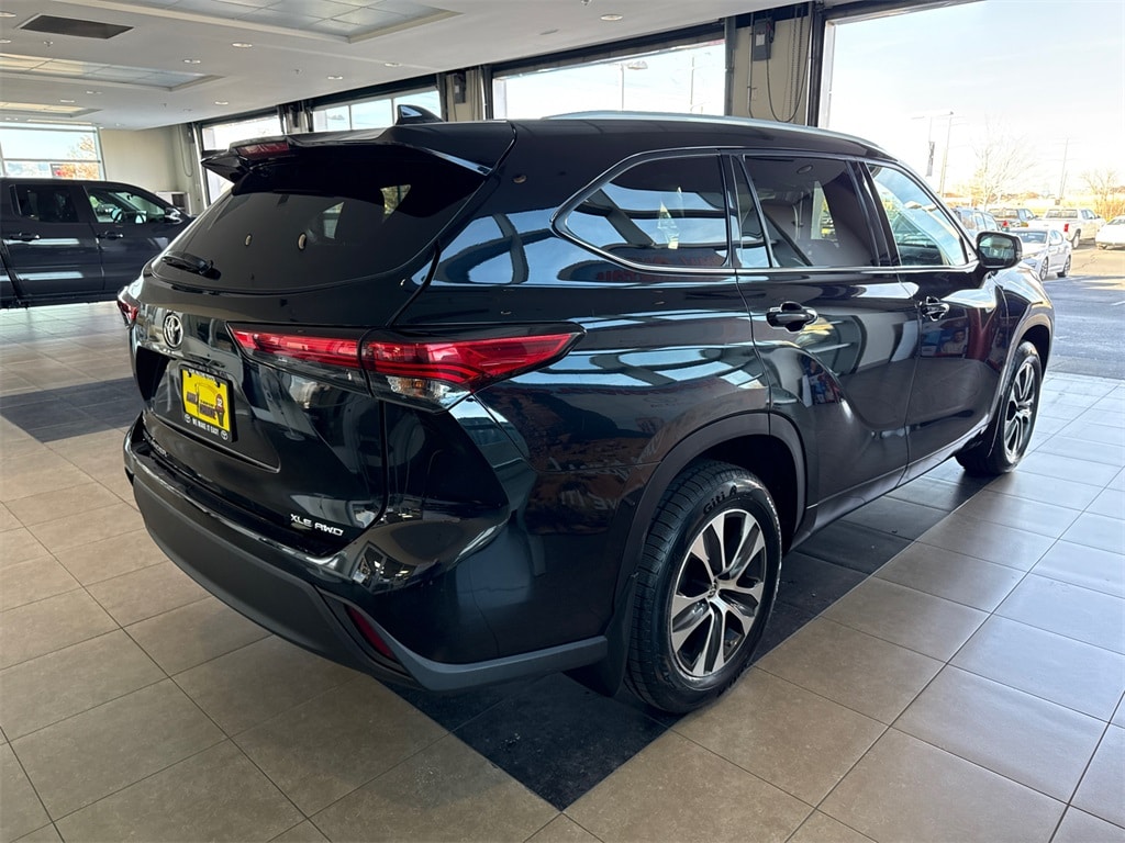 Used 2022 Toyota Highlander XLE SUV